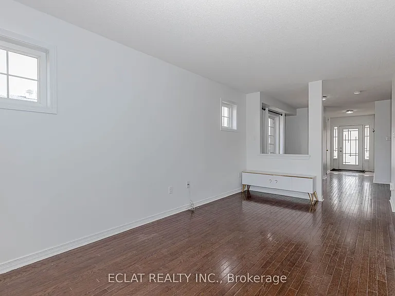 2 Lancaster Ct — Photo 13