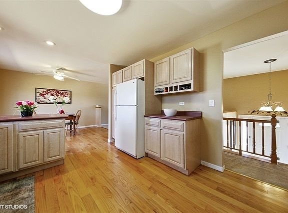 3rd image of 6502 Woodridge Dr