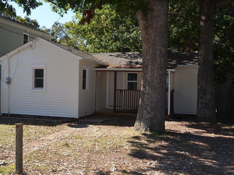 1st image of 920 Bowling Green Dr