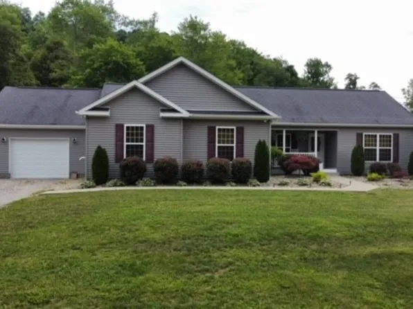 210 School Bus Rd, Mount Morris, PA 15349