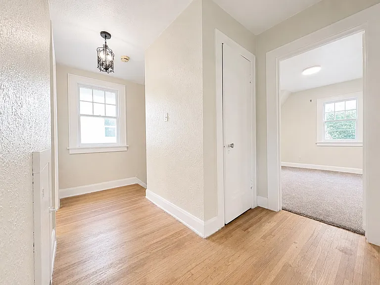 4450 Commonwealth Ave — Photo 3