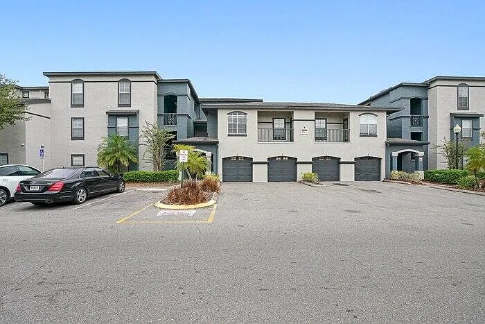 1 bed, 1.0 bath, 702 sqft, $1,145 — Photo 1