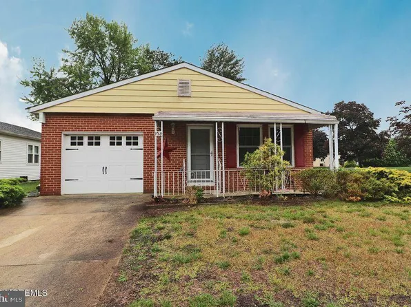 78 Troumaka St, Toms River, NJ 08757