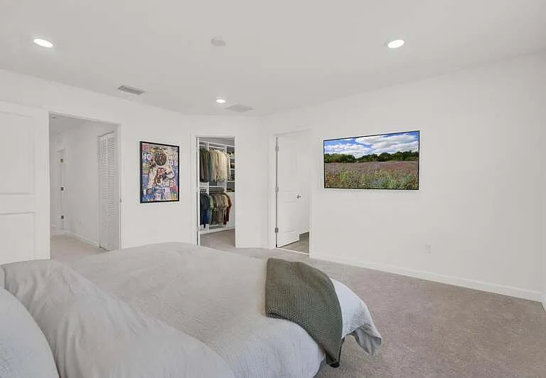 4246 Lagoon Shore Dr — Photo 11