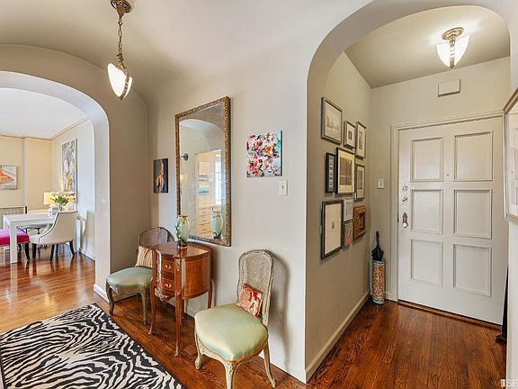 2nd image of 1101 Green St #203