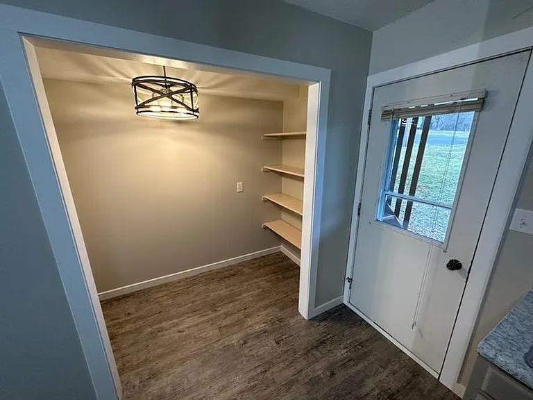 716 E 6th St S #2 — Photo 8
