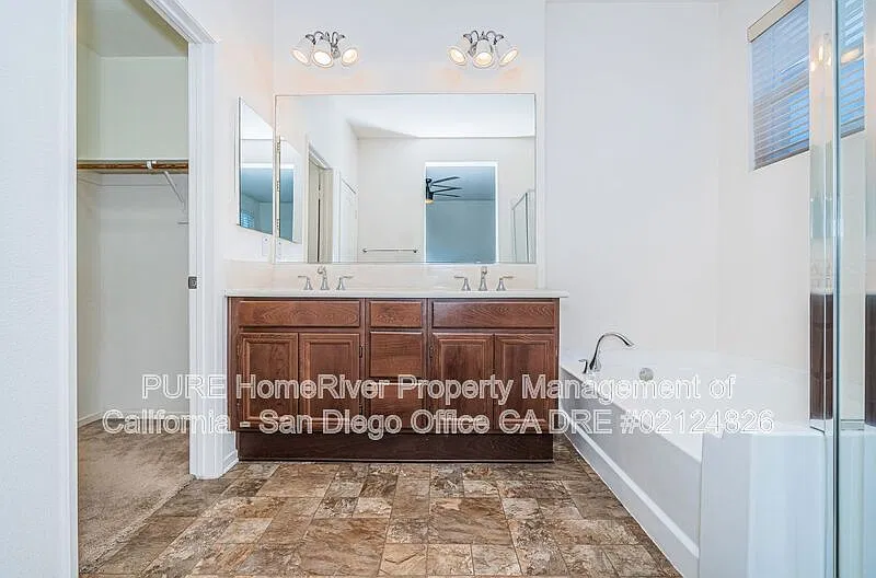 4 bed, 3.5 bath, 1800 sqft, $3,900 — Photo 3