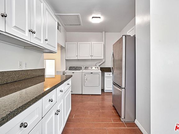 2nd image of 169 S Oxford Ave APT 7