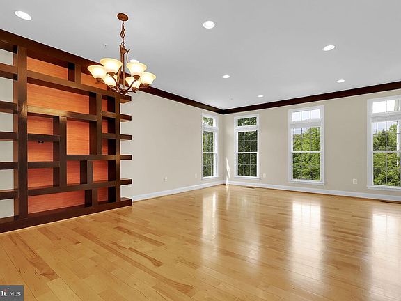 5th image of 10312 Potomac Corner Dr