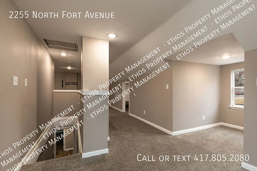 Building Photo - 2255 N Fort Ave