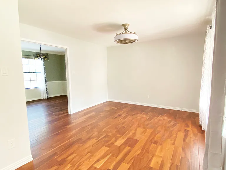 10905 Wintergreen Hl — Photo 2