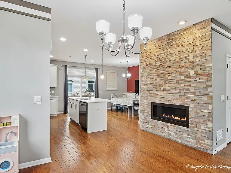 101 Lexington Ln — Photo 12