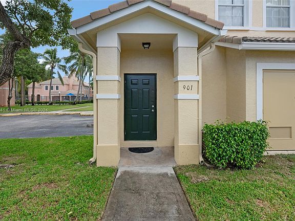 4th image of 901 Belmont Ln #901