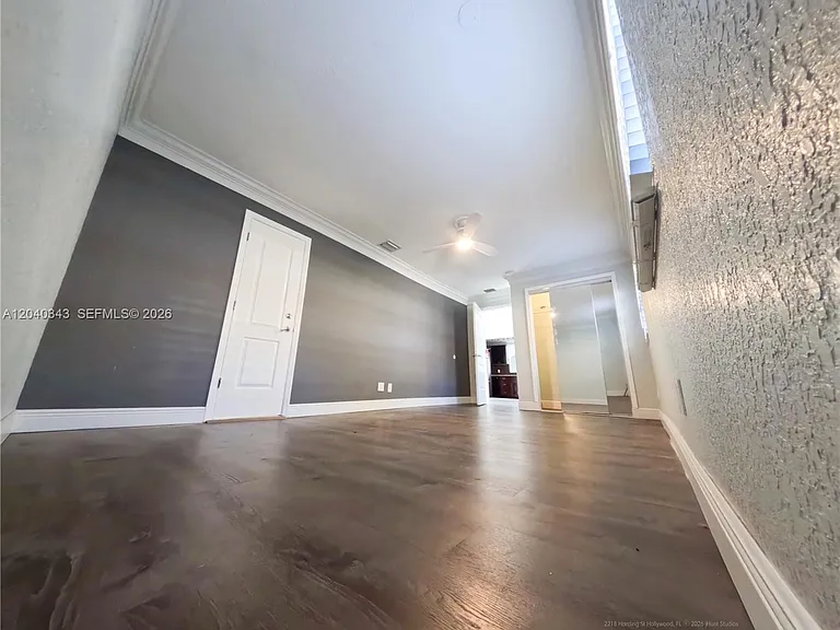 2218 N Harding St — Photo 37
