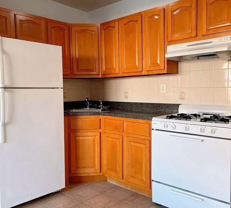 1st image of 86 Wilson Ave #1