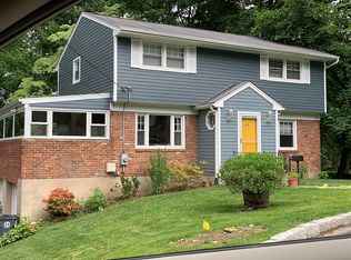 44 Chestnut St, Ardsley, NY 10502