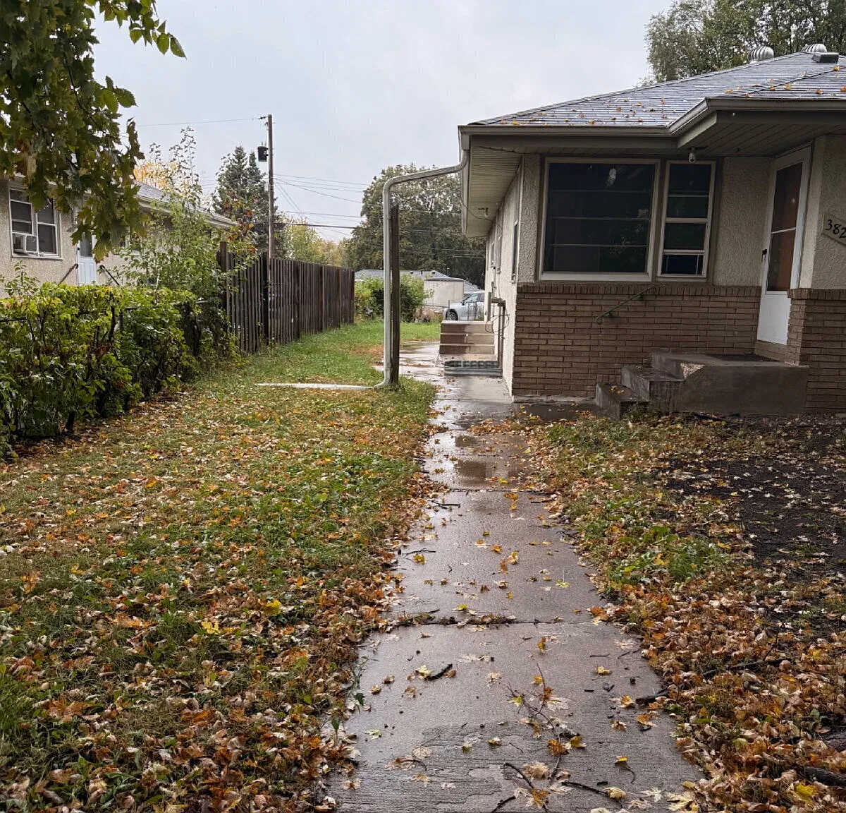 Charming 4-Bed Side by Side Duplex with Hardwood Elegance in NE Minneapolis Your Spacious Home Aw... — Photo 1