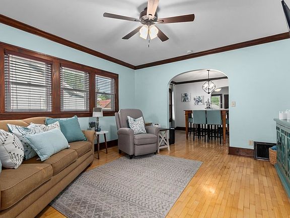 5th image of 326 W 17th Ave