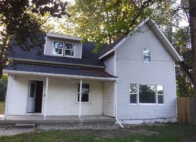 1st image of 696 30th St