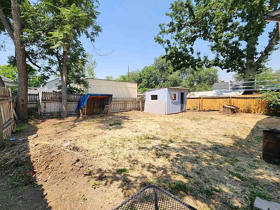 3rd image of 207 9th Ave N