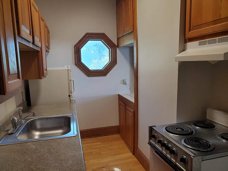 233 Valley St #1 — Photo 2