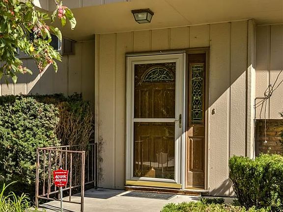 2nd image of 2914 Lynnwood Dr