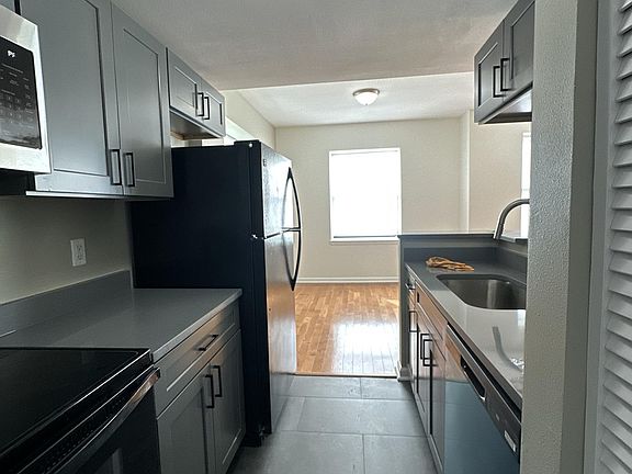5th image of 308 Clara Ave #13