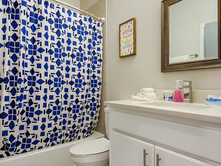 823 N Bronough St — Photo 10