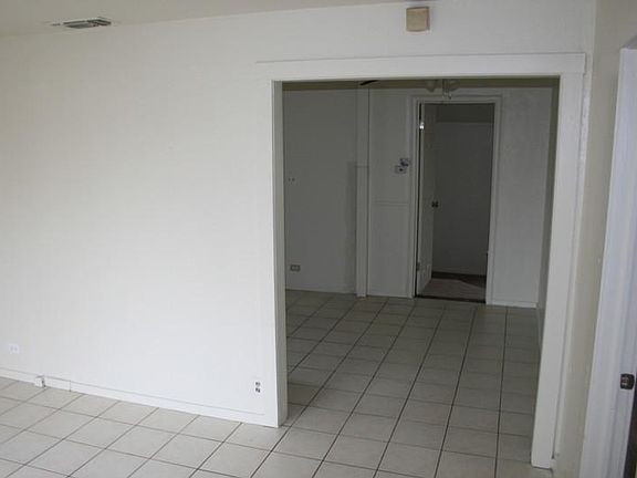 4th image of 4005 42nd St