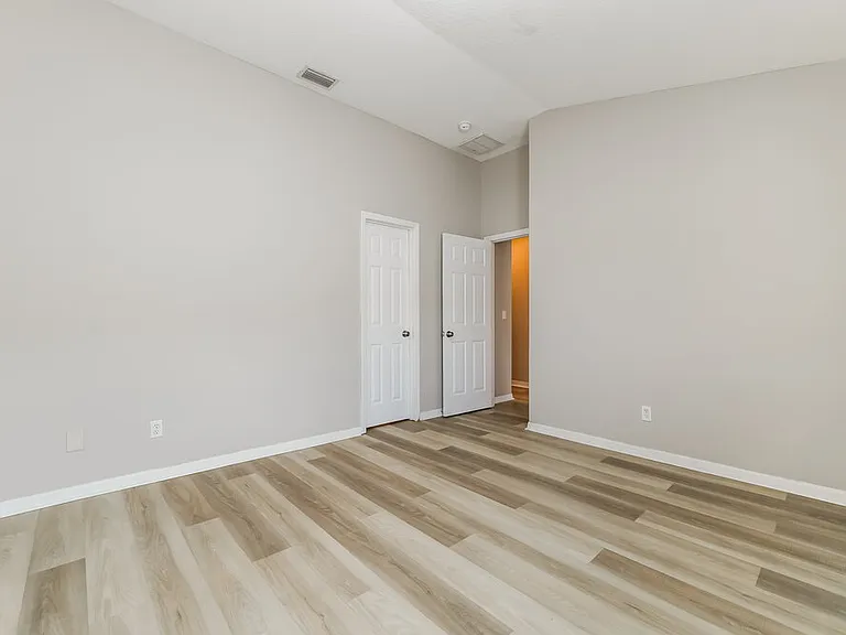1221 Barclay Wood Dr — Photo 12