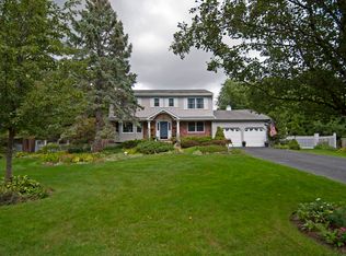 220 Windsor Ave, Brightwaters, NY 11718