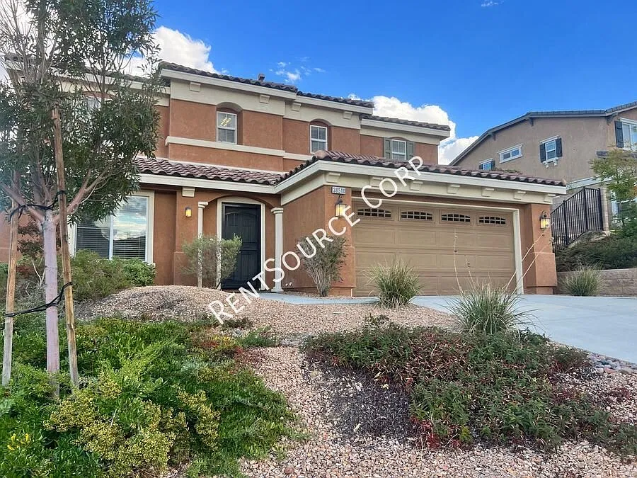 3 Bedrooms/2.5 Bathrooms Two Story Home for Rent in West Palmdale in Antelope Valley — Photo 2