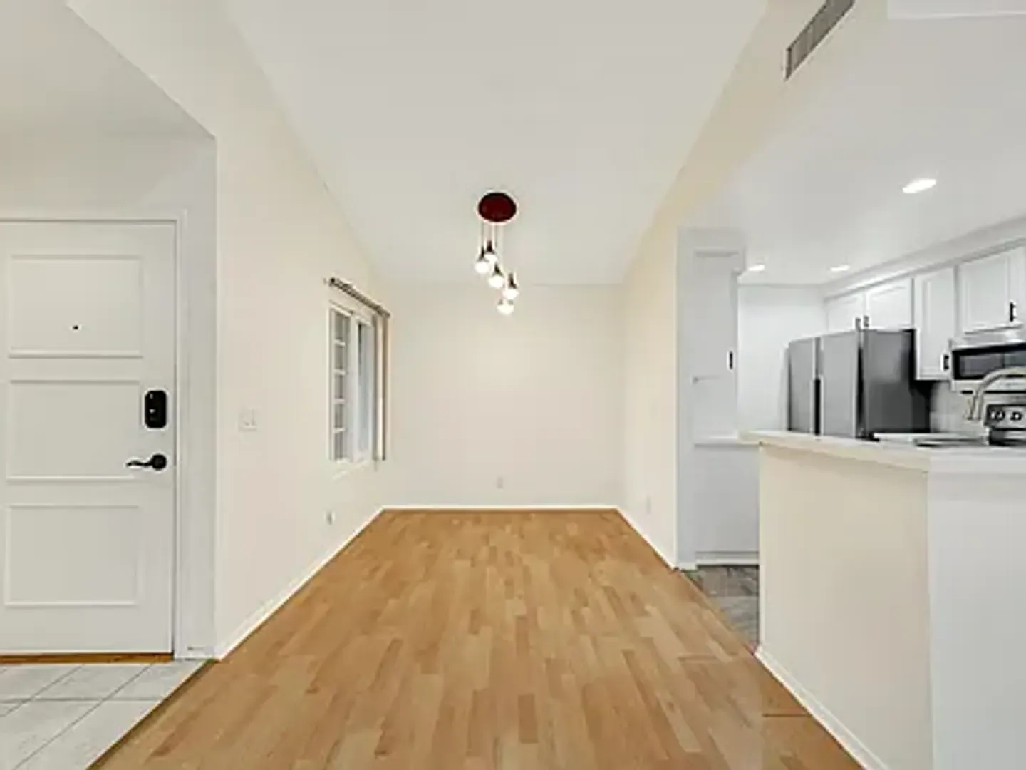 Renovated Top-Floor Condo Near SoFi Stadium — Photo 2