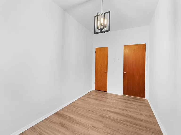 40 W 52nd St #1F — Photo 7