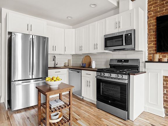 3rd image of 18-10 Astoria Blvd #3F