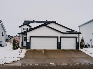 5230 10th St W, West Fargo, ND 58078