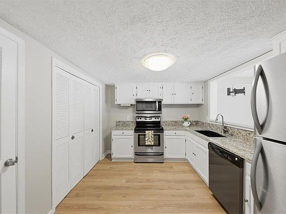 5th image of 7750 Roswell Rd Unit 9F