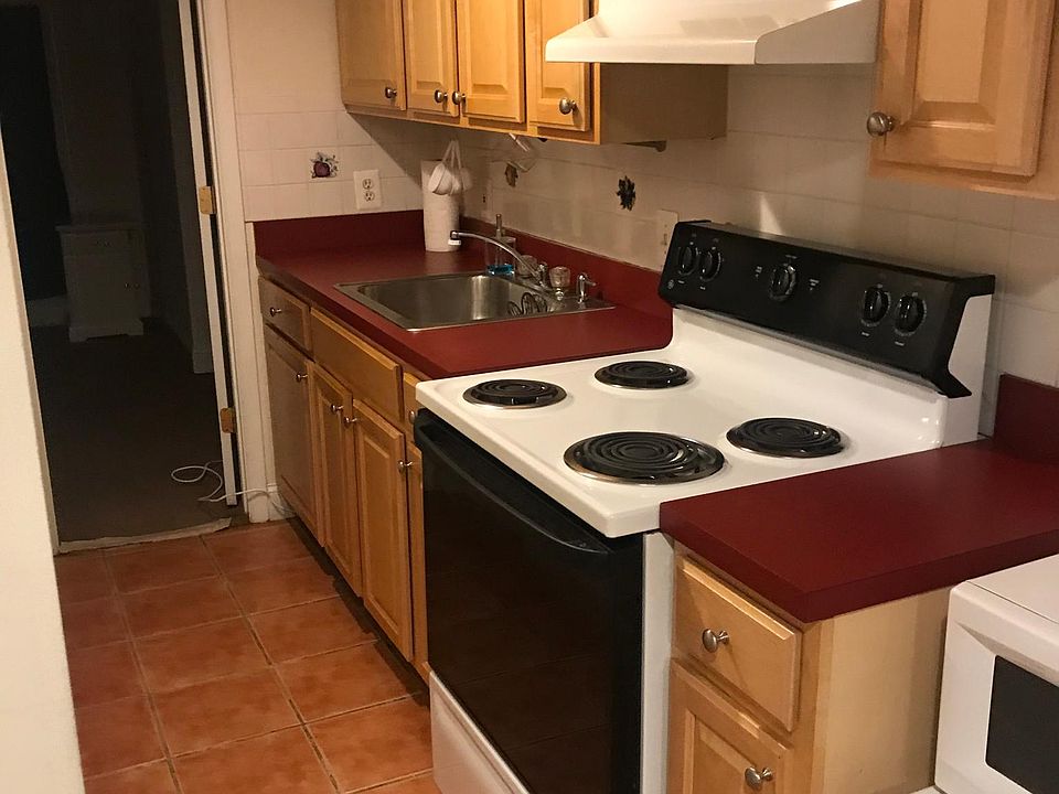 2nd image of 312 F St NE APT Basement
