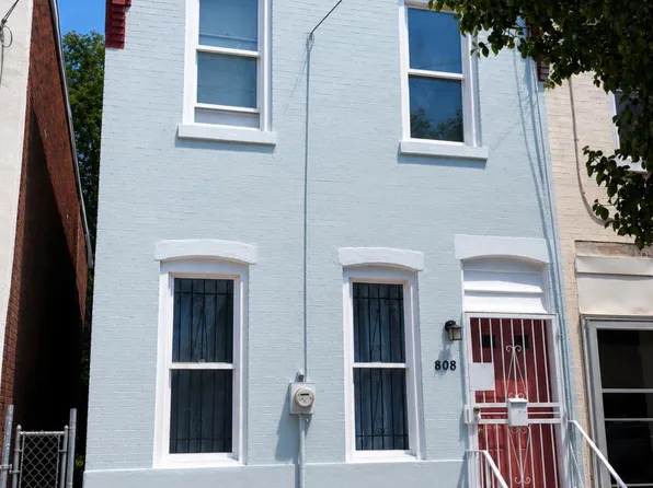 808 S 8th St, Camden, NJ 08103