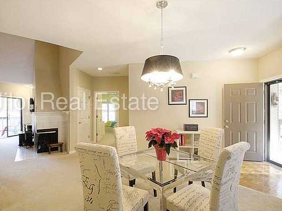4th image of 8203 Fairview Blf
