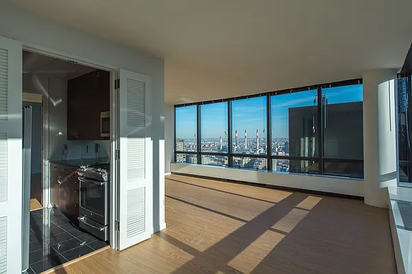 Rented by Solow Realty | media 29