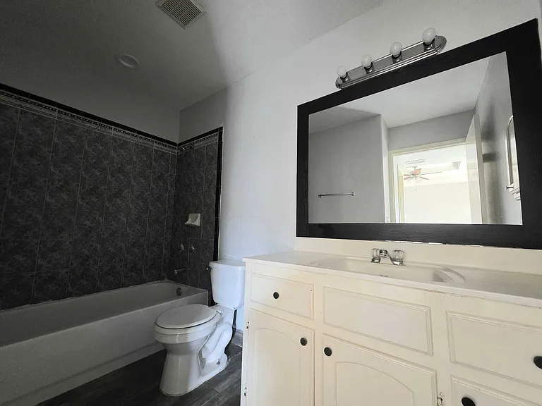 3001 Ashley Pl — Photo 9
