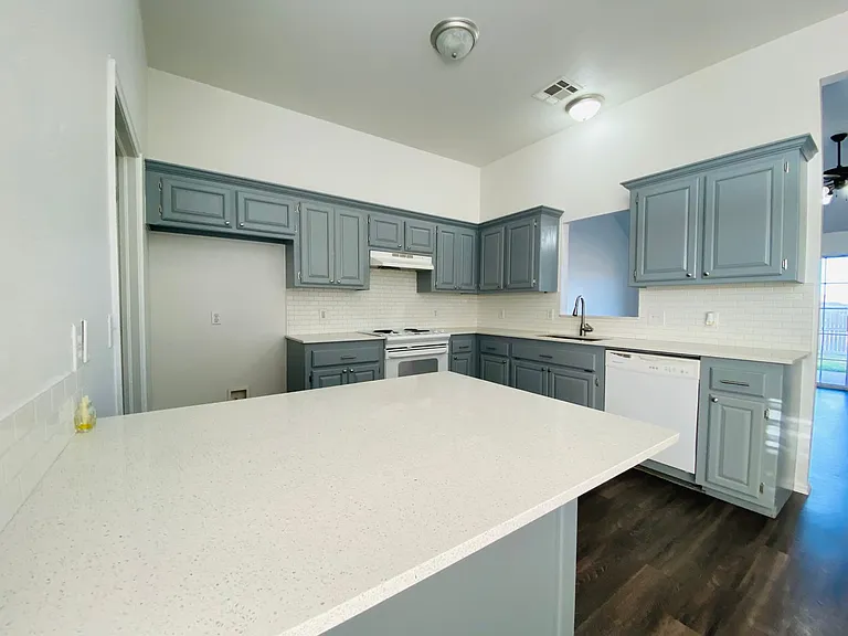 407 S Pointe Ln — Photo 7