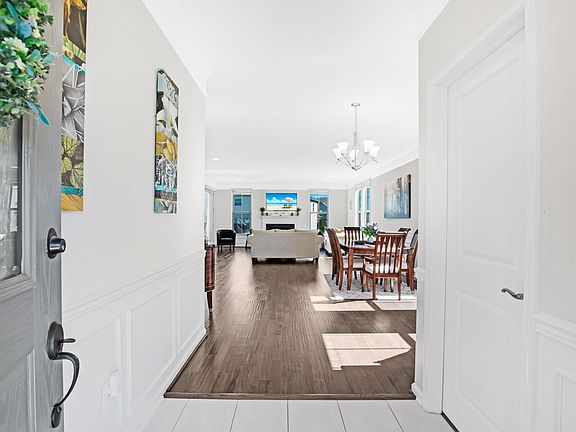 2nd image of 42526 Oxford Forest Cir