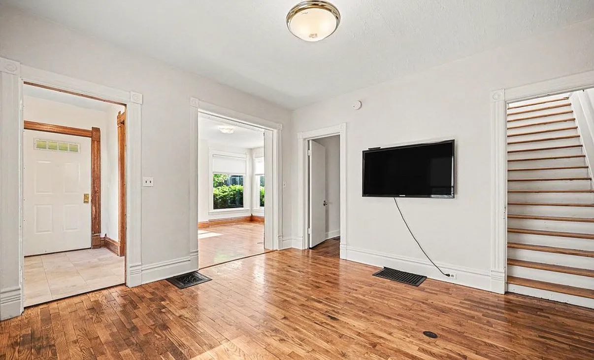3 bed, 1754 sqft, $2,250 — Photo 3
