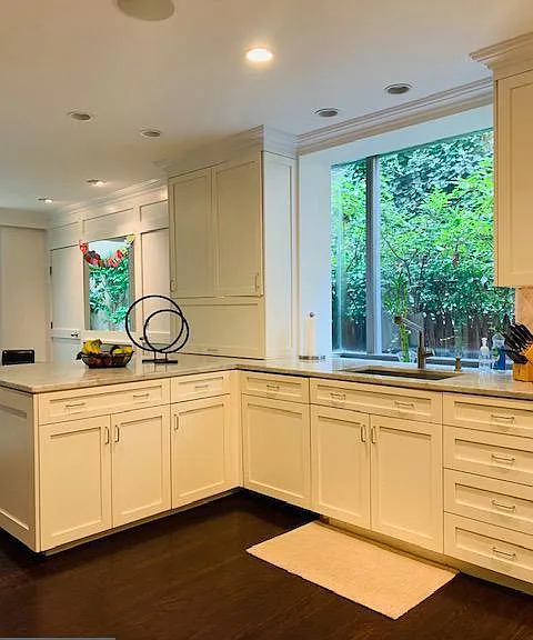 323 Pine St #1F — Photo 1