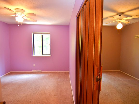 4th image of 519 Forsythia Ln #101