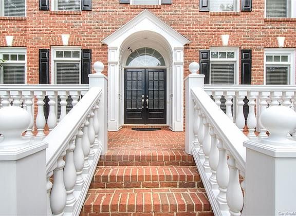2nd image of 3019 Stanbury Dr