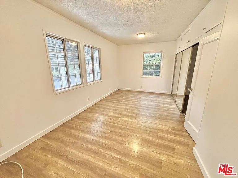 288 S Coronado St — Photo 11