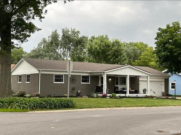 210 W Fairlane Dr, Hartford City, IN 47348